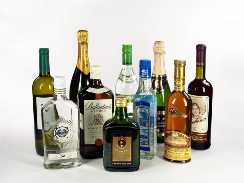 Как выбрать алкоголь к праздничному столу?